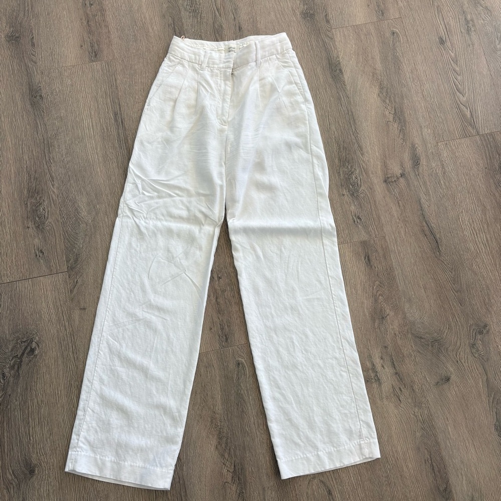 Effortless Linen Pants - Picture 2 of 4